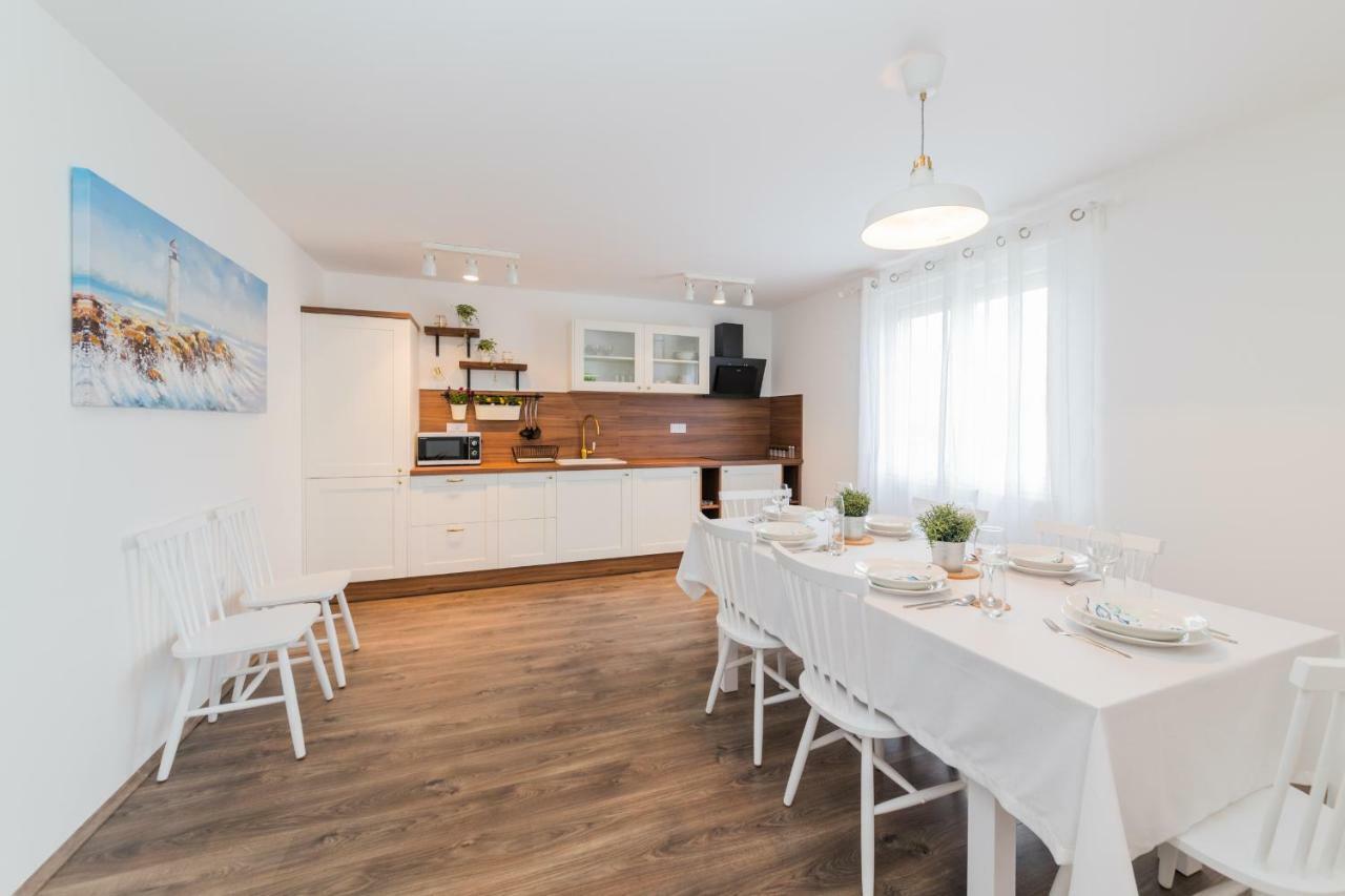 Apartmani Zara Затон Экстерьер фото