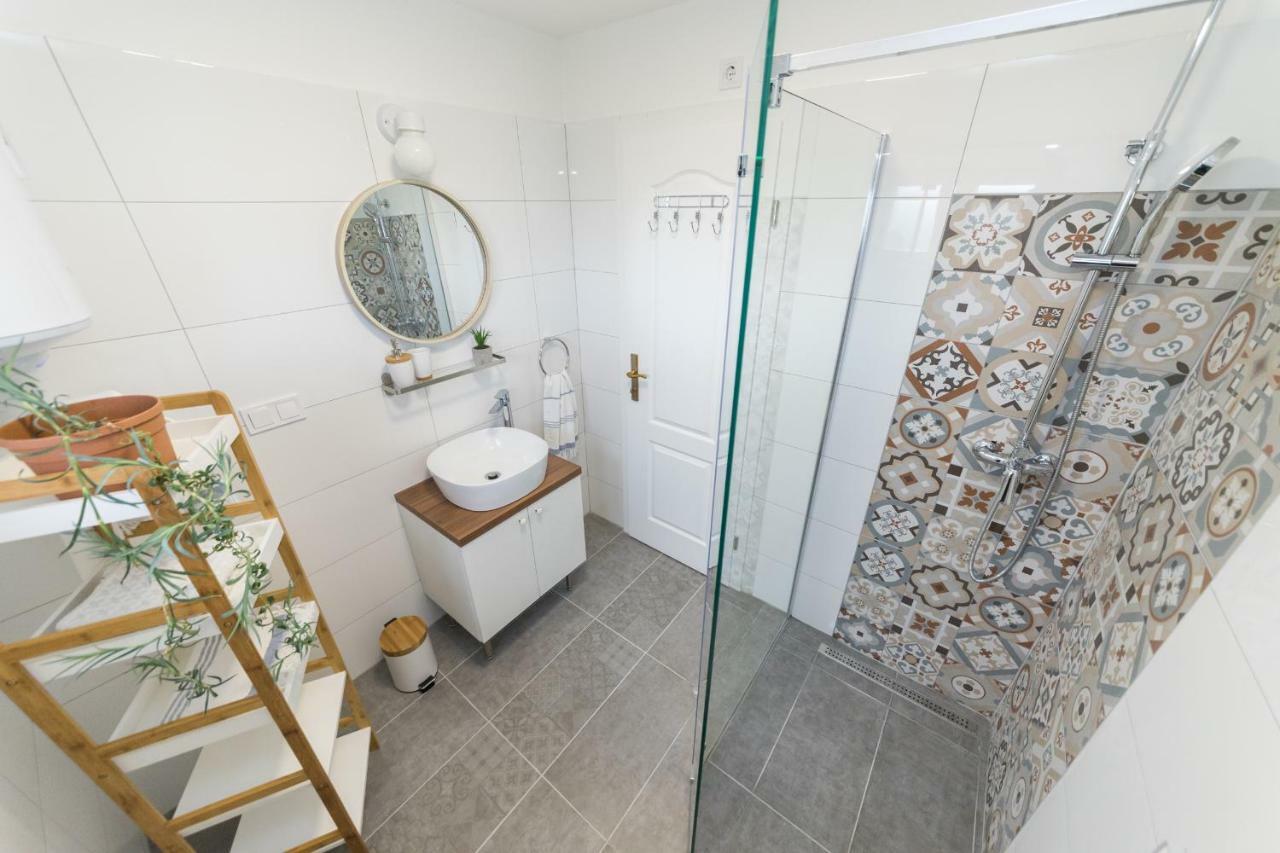 Apartmani Zara Затон Экстерьер фото
